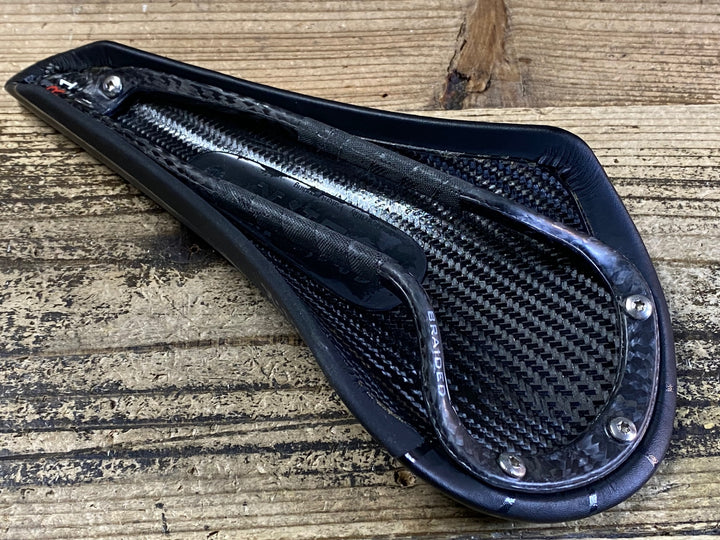 JP351 フィジーク fizik VOLTA R1 サドル カーボンレール ※レール先端部クラックの為ジャンク