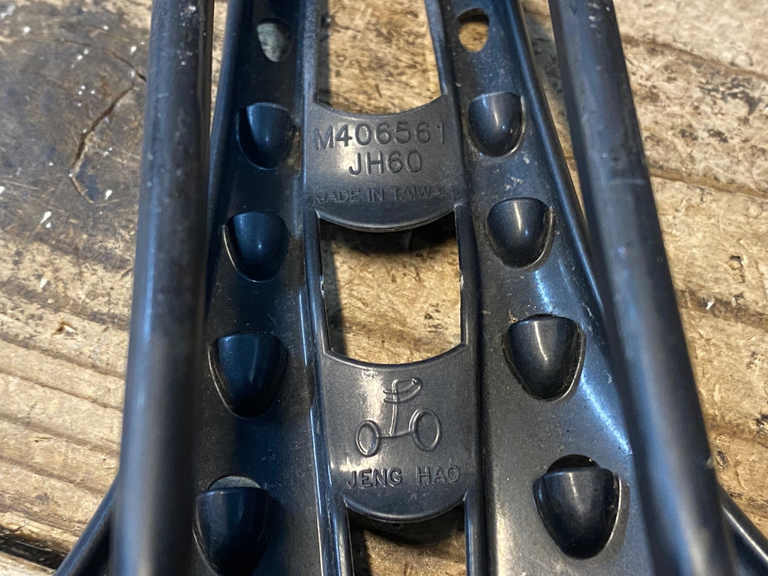 JP625 TNI メッシュサドル カーボンレール 140mm