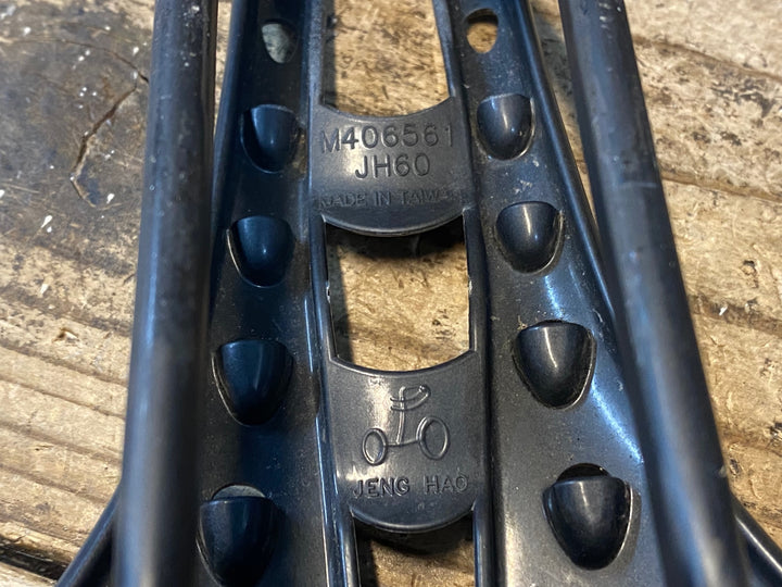 JP625 TNI メッシュサドル カーボンレール 140mm