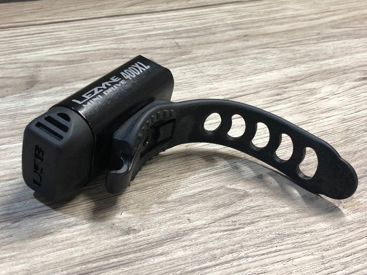 JX368 レザイン LEZYNE 400XL MINI DRIVE フロントライト 黒 点灯確認済