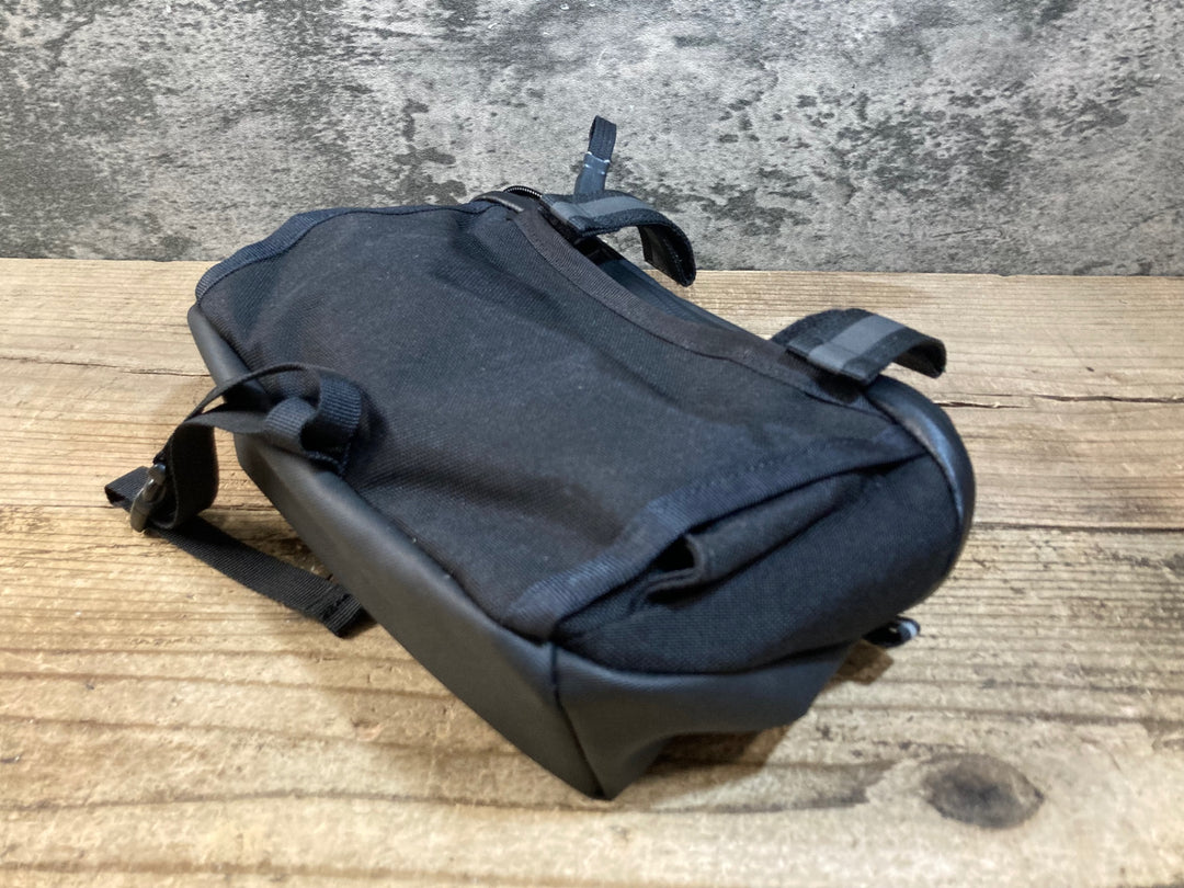 KF694 クローム CHROME HELIX HANDLEBAR BAG ハンドルバーバッグ 黒