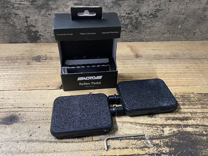 KJ398 MOTO REFLEX PEDAL フラットペダル