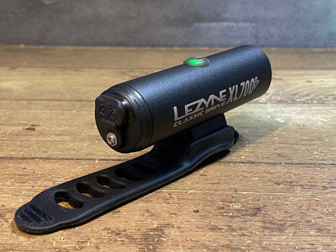 JT163 レザイン LEZYNE CLASSIC DRIVE 700 XL フロントライト 黒 点灯確認済み