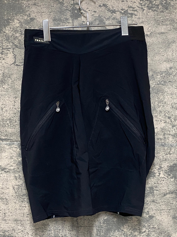 KG045 アソス assos TRAIL CARGO SHORTS T3 ハーフパンツ 黒 M