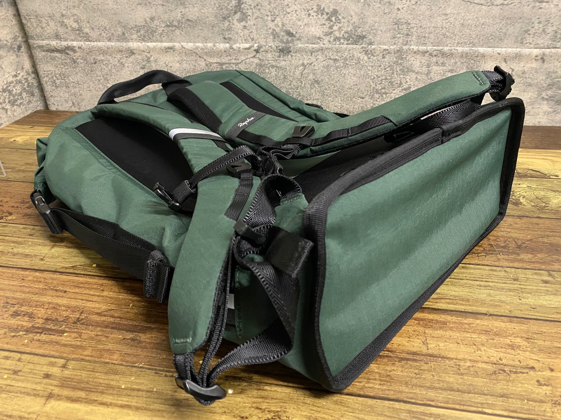 KJ011 ラファ Rapha BACKPACK SMALL バックパック 深緑 20L – BICI