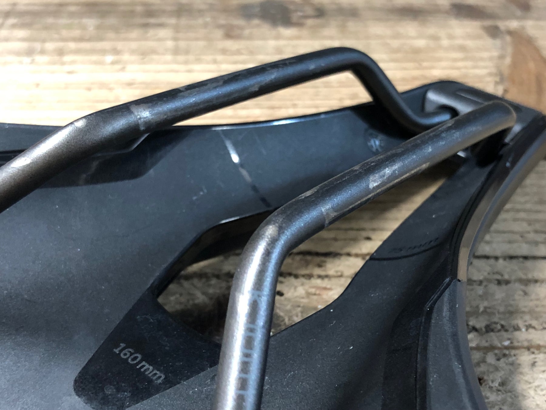 KB147 フィジーク fizik TEMPO ARGO R3 サドル 黒 kium 160mm – BICI