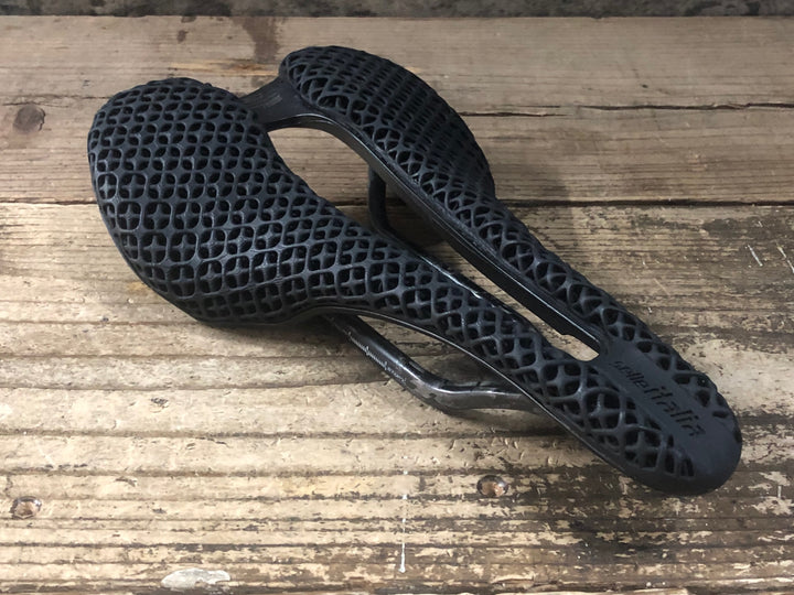 JU149 セライタリア Selle Italia SLR BOOST 3D KIT CARBONIO SUPERFLOW サドル カーボンレール ※一部繊維切れ 接着ハゲ ジャンク
