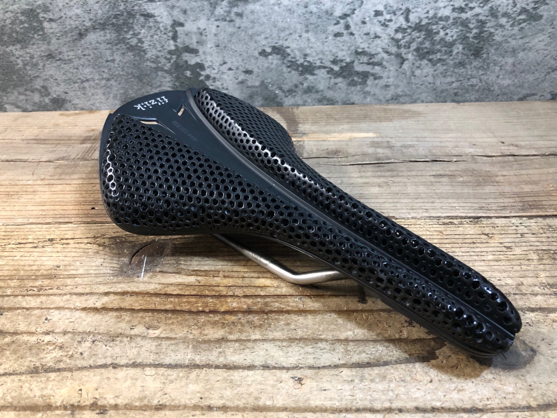 KG101 フィジーク fizik アンタレス ANTARES VERSUS EVO ADAPTIVE R3