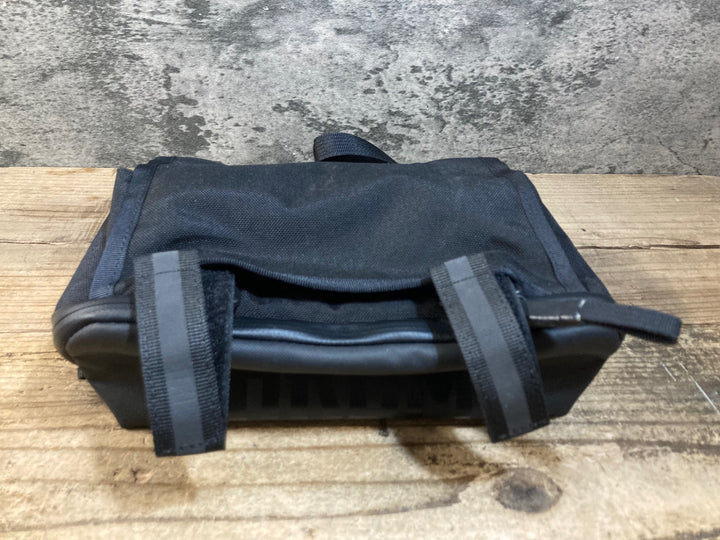 KF694 クローム CHROME HELIX HANDLEBAR BAG ハンドルバーバッグ 黒