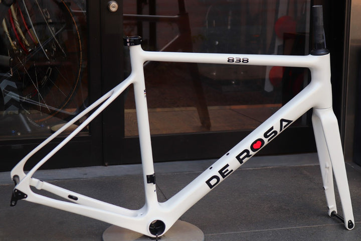 未使用 デローザ DE ROSA 838 DISK 2022モデル 54サイズ カーボン ディスクブレーキ ロードバイク フレームセット 【東京南麻布店】
