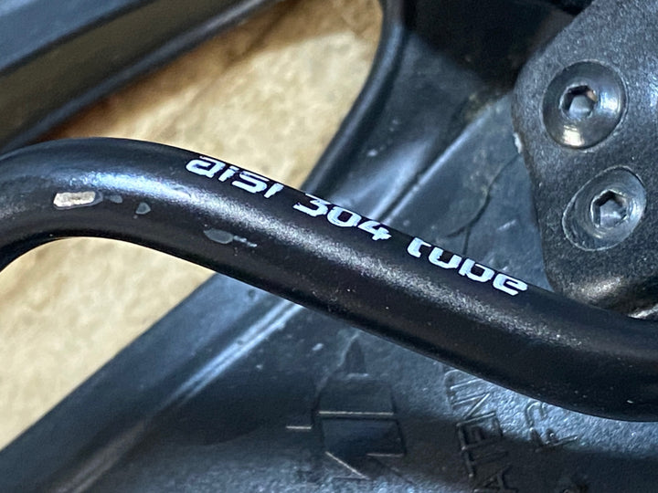KF242 SELLE SMP VT30C サドル aisi304 赤 155mm
