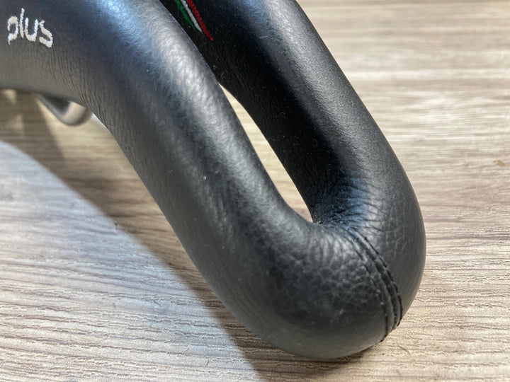 JW598 SELLE SMP プラス PLUS サドル 黒 aisi304レール