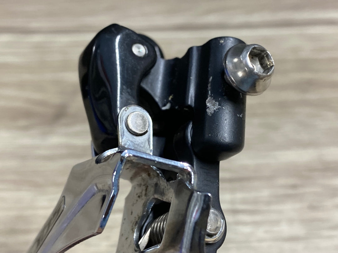 KQ619 シマノ SHIMANO 105 FD-5700 フロントディレイラー 直付 ※座金欠品
