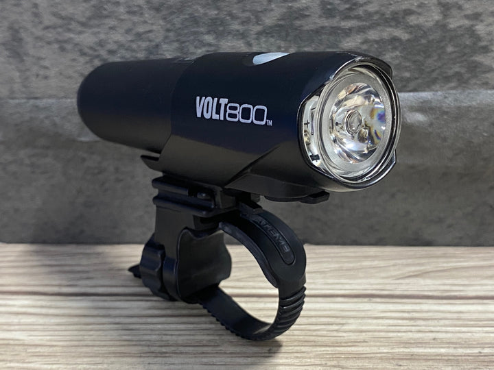 KK089 キャットアイ CATEYE VOLT800 フロントライト ※点灯確認済み、マウント付属