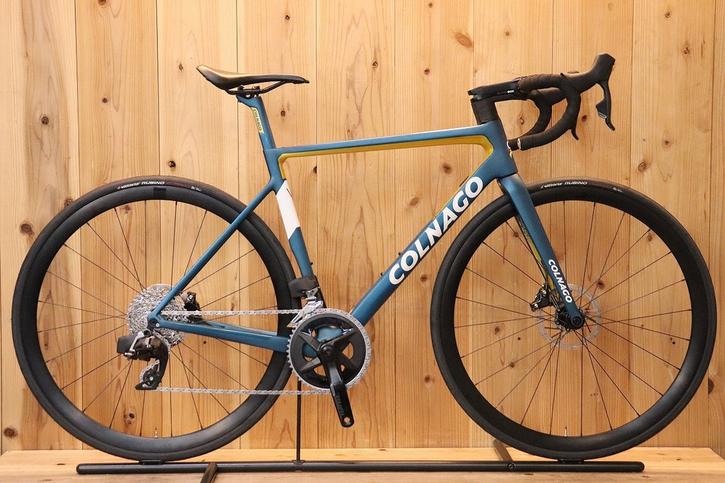 美品！ コルナゴ COLNAGO V3 DISC 2023モデル サイズ420  スラム ライバル E-TAP AXS 12S カーボン ロードバイク】 コルナゴ COLNAGO V3 DISC 2023年モデル 50サイズ スラム ライバル AXS