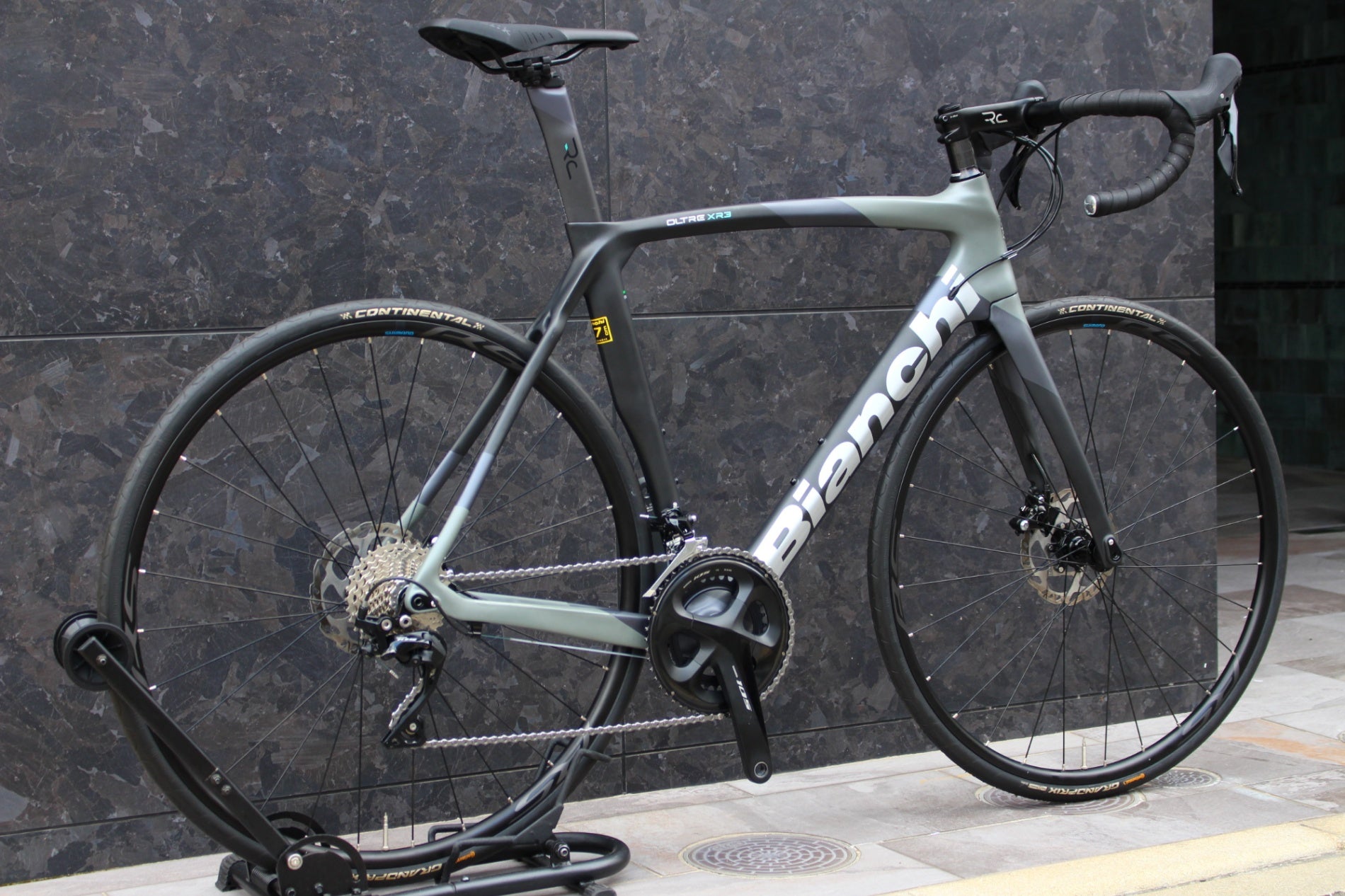 ビアンキ BIANCHI オルトレ OLTRE XR3 DISC 2023 57サイズ シマノ 105