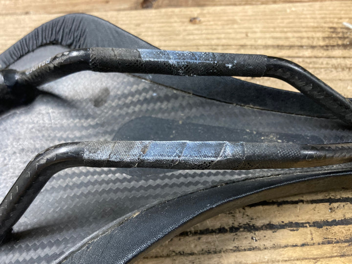 KN001 フィジーク fizik ARIONE DONNA 00 サドル 黒 カーボン