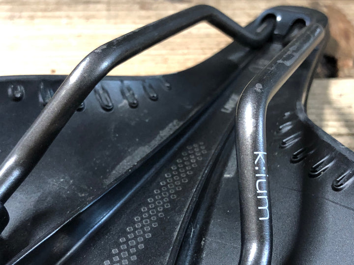 KA393 フィジーク fizik アンタレス ANTARES R3 VERSUS evo サドル 黒 140mm kium