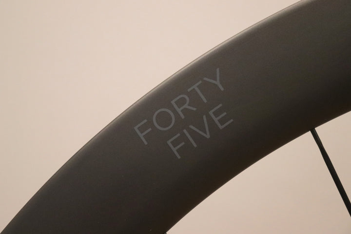 ブラックインク BLACK INC フォーティーファイブ FORTY FIVE DISC カーボン チューブレスレディ ホイールセット シマノ11/12S 【仙台店】