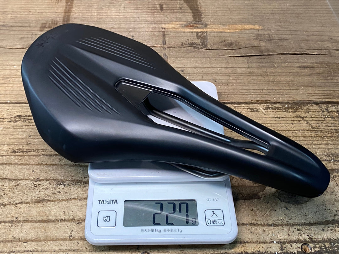 JQ050 フィジーク fizik VENTO ARGO R3 kium サドル 黒 140mm