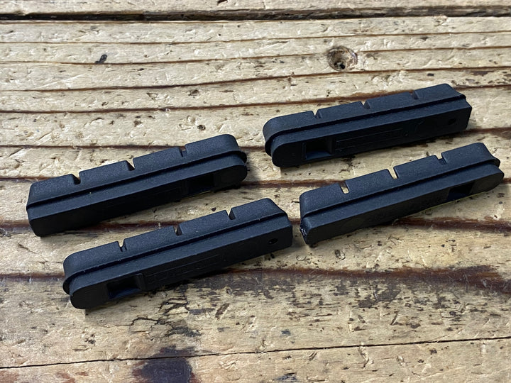 KI430 AX Lightness ブレーキパッド 4pcs カンパニョーロ用