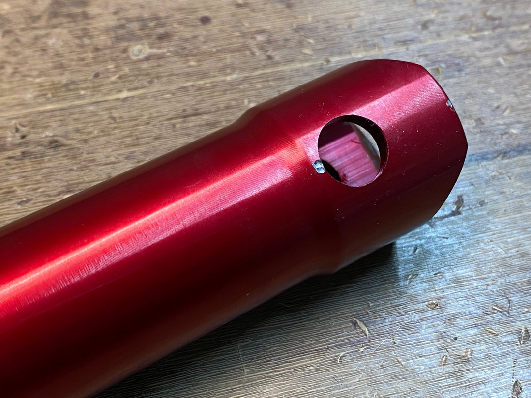 JO830 TUNE Starkes Stuck Seatpost アルミ シートポスト 赤 本体実測値300mm Φ27.2 ※カット済み