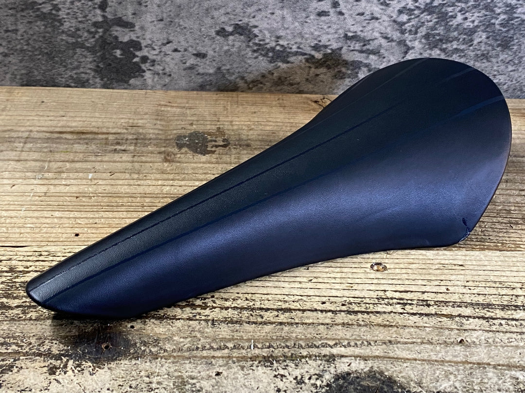 JP351 フィジーク fizik VOLTA R1 サドル カーボンレール ※レール先端部クラックの為ジャンク
