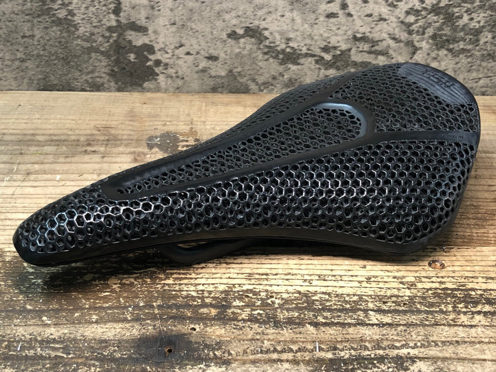 JD401 フィジーク fizik VENTO ARGO R1 ADAPTIVE サドル 150mm カーボンレール