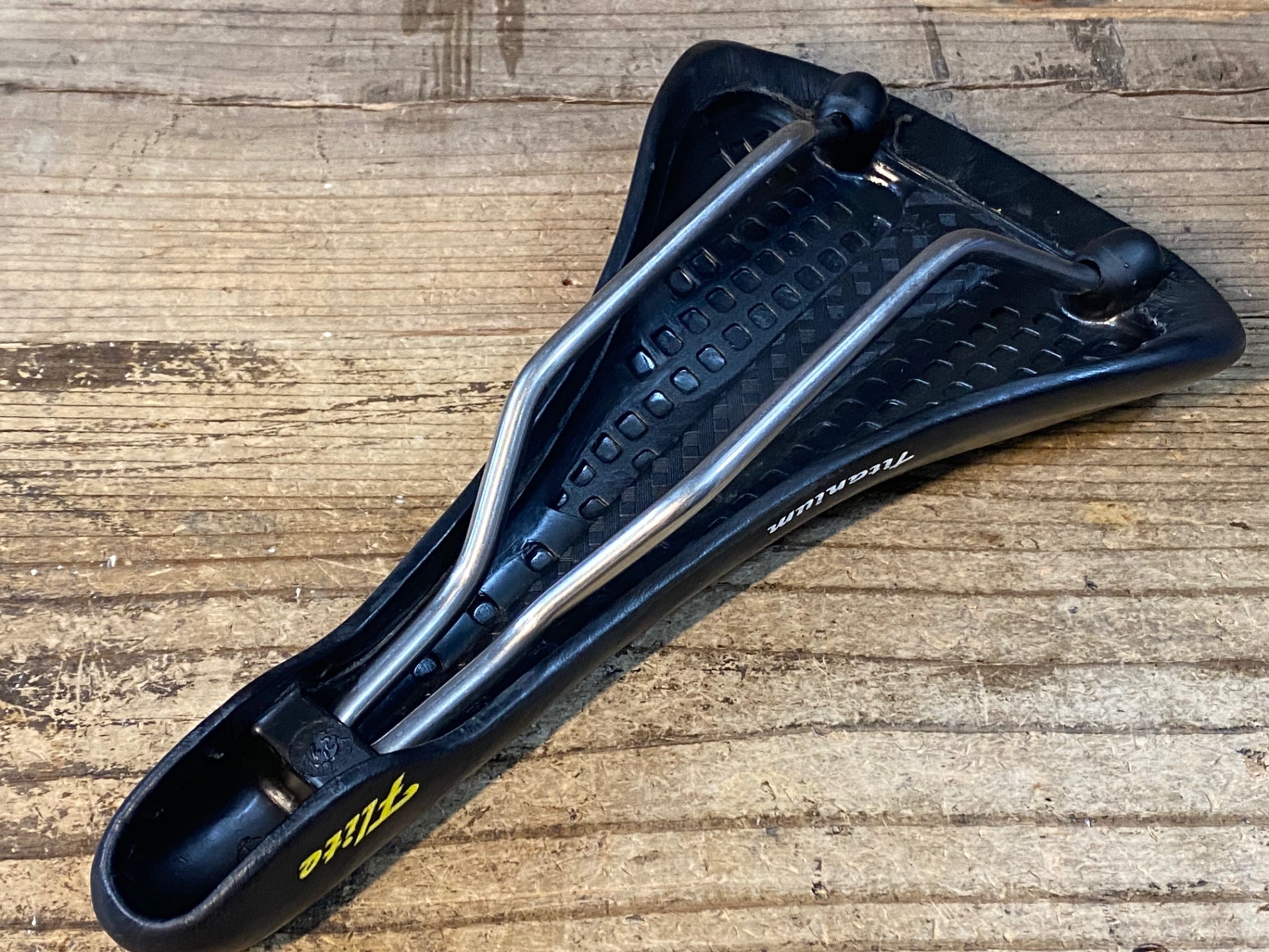 KA325 セライタリア selle italia Flite TITANIUM サドル チタンレール