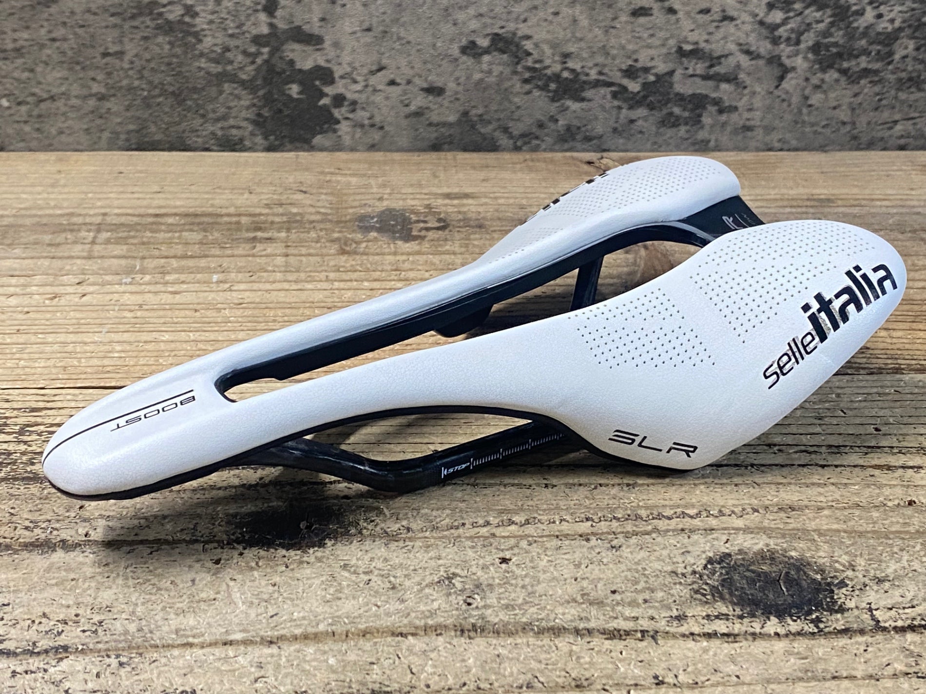 KE451 セライタリア Selle Italia SLR BOOST SUPERFLOW サドル 白