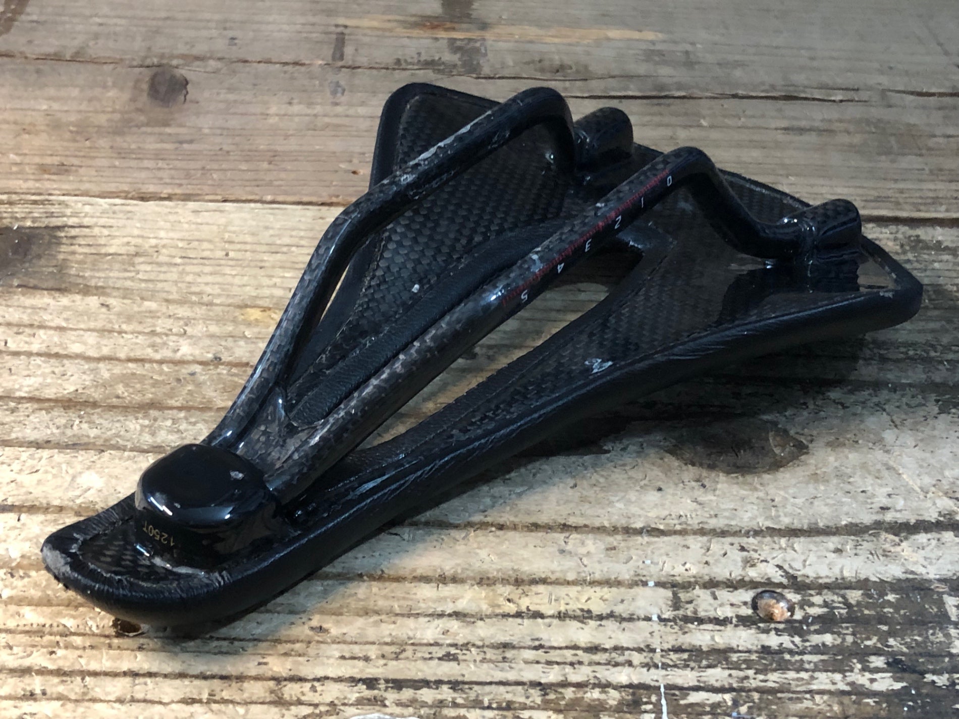 JV160 TNI LiteFly サドル 黒 カーボンレール – BICI AMORE ONLINE STORE