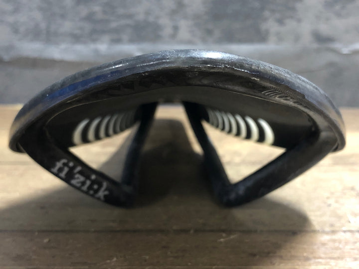 KN214 フィジーク FIZIK アリオネ ARIONE K:1 カーボンサドル 黒