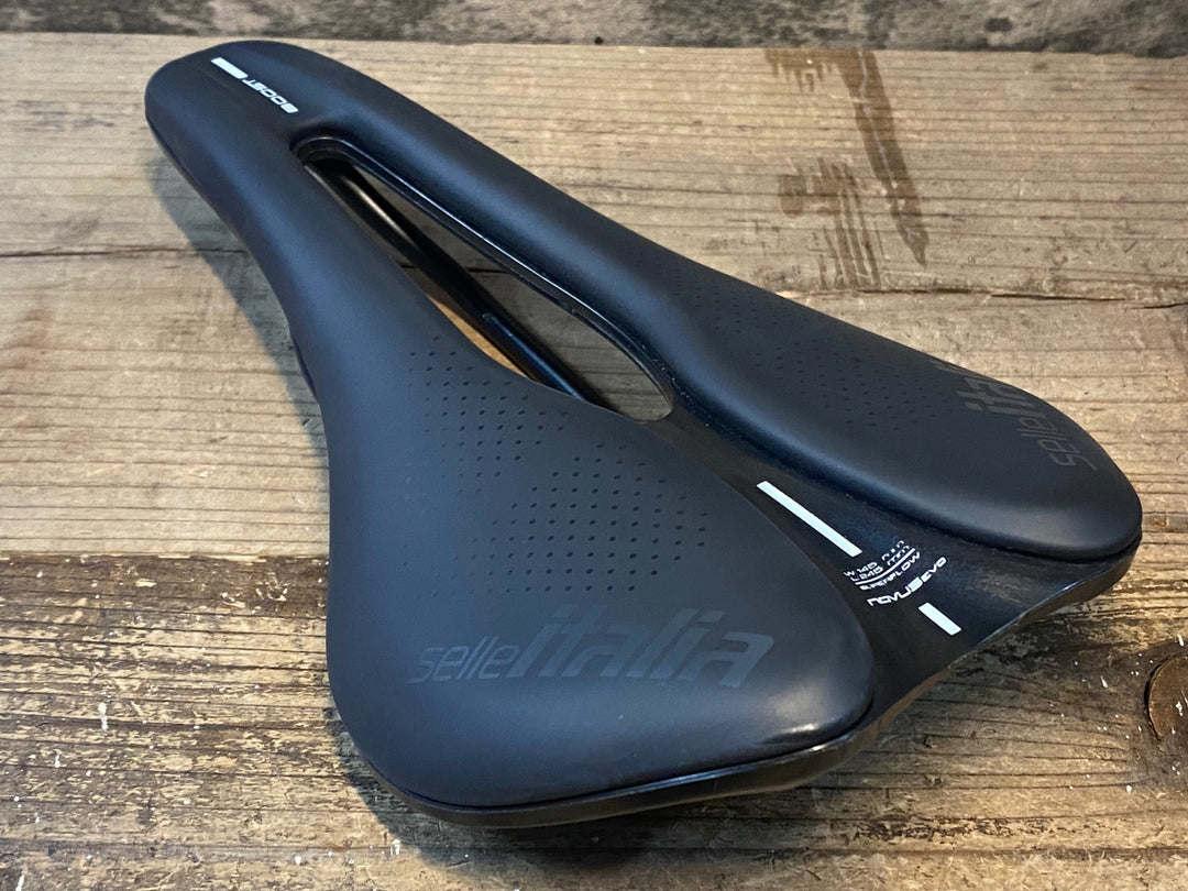 JP527 セライタリア SELLE ITALIA NOVUS BOOST EVO TM スーパーフロー サドル 黒 145㎜ MANGANESE レール
