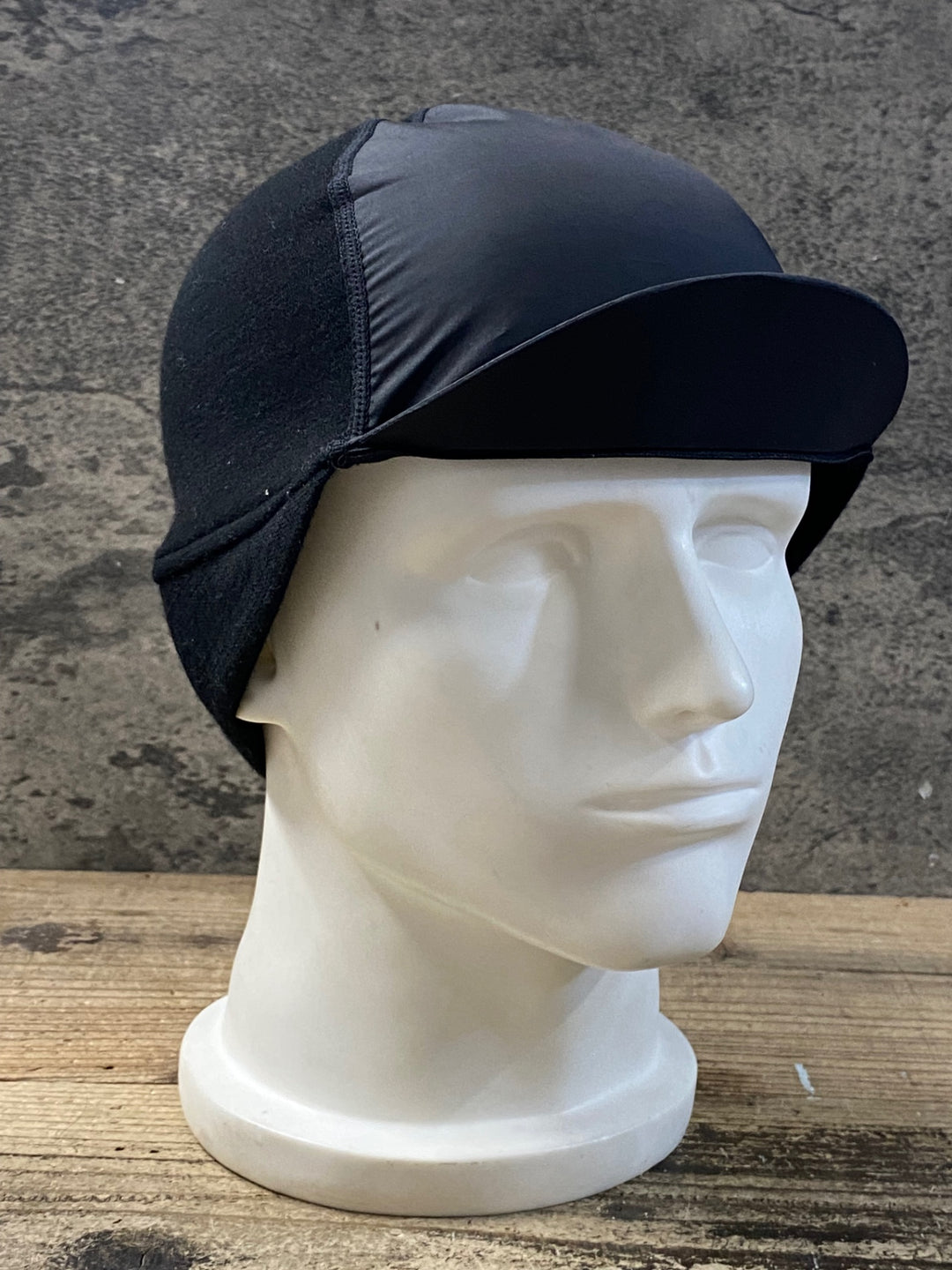 JZ112 ラファ Rapha PEAKED MERINO HAT サイクルキャップ 黒 ONE SIZE