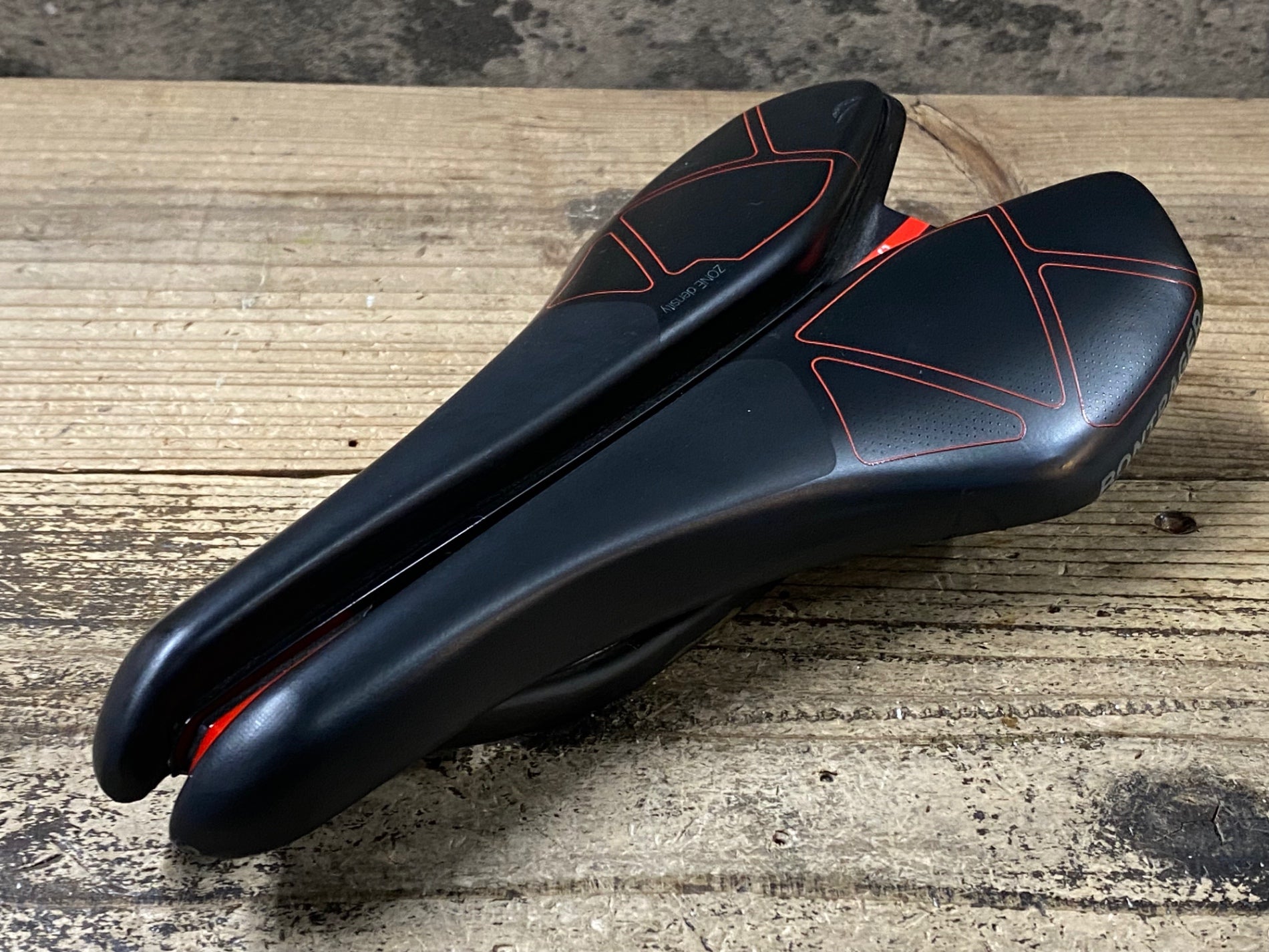 JT990 ボントレガー Bontrager Hilo XXX TT サドル カーボンレール