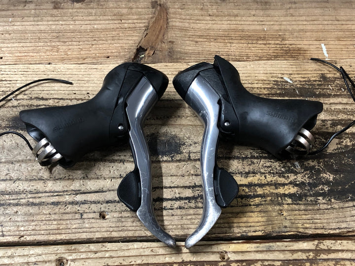 JP718 シマノ SHIMANO 105 ST-5600 STIレバー ※ブラケットカバー劣化加水分解ケーブル断線,変則不良の為ジャンク