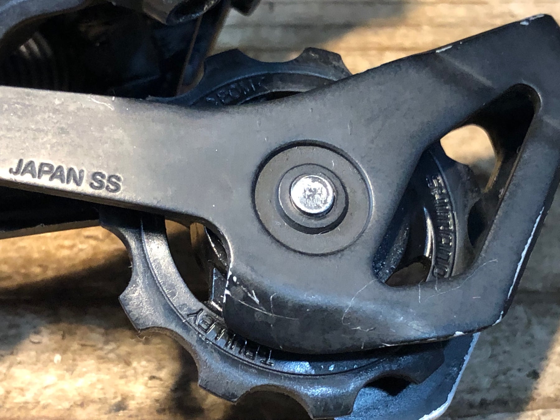 JM168 シマノ SHIMANO 105 RD-R7000 リアディレイラー 11S SS 黒