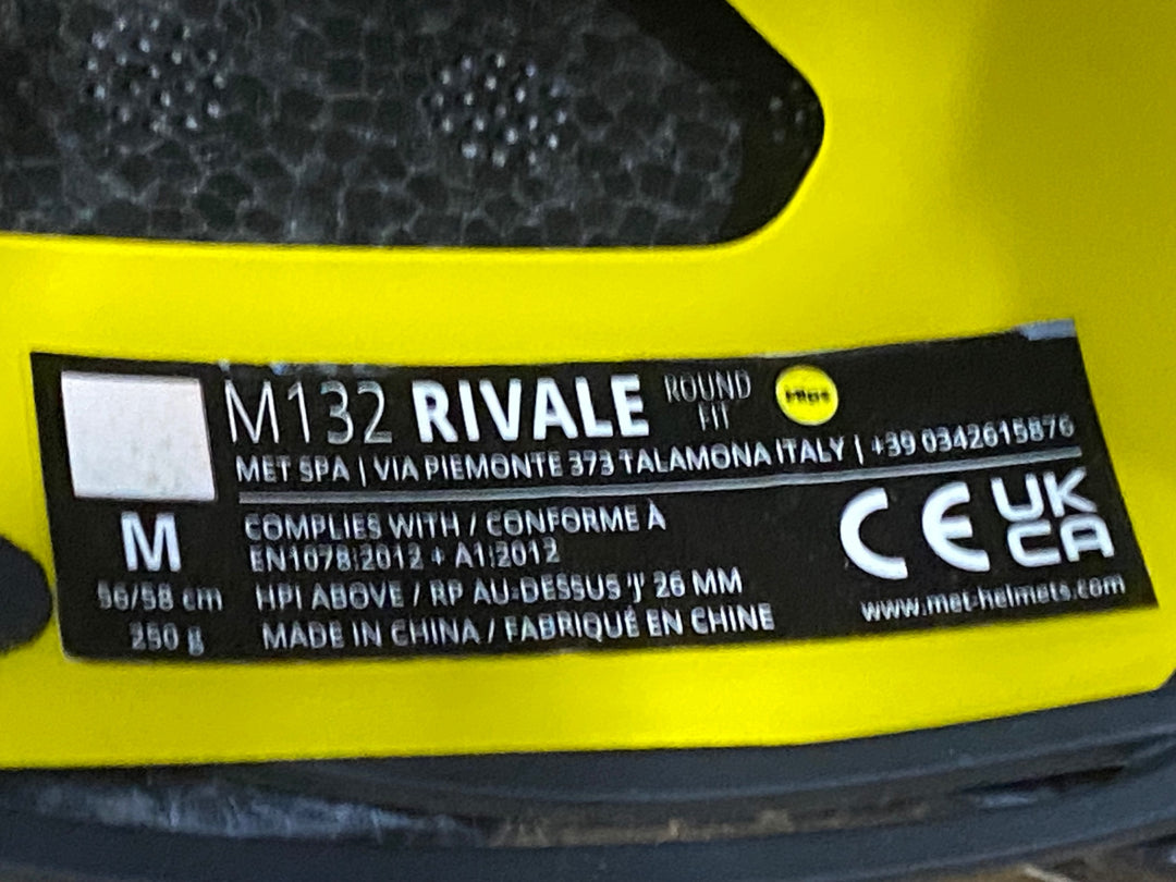 KK576 メット MET RIVALE ヘルメット 白 M MIPS 2024年3月製