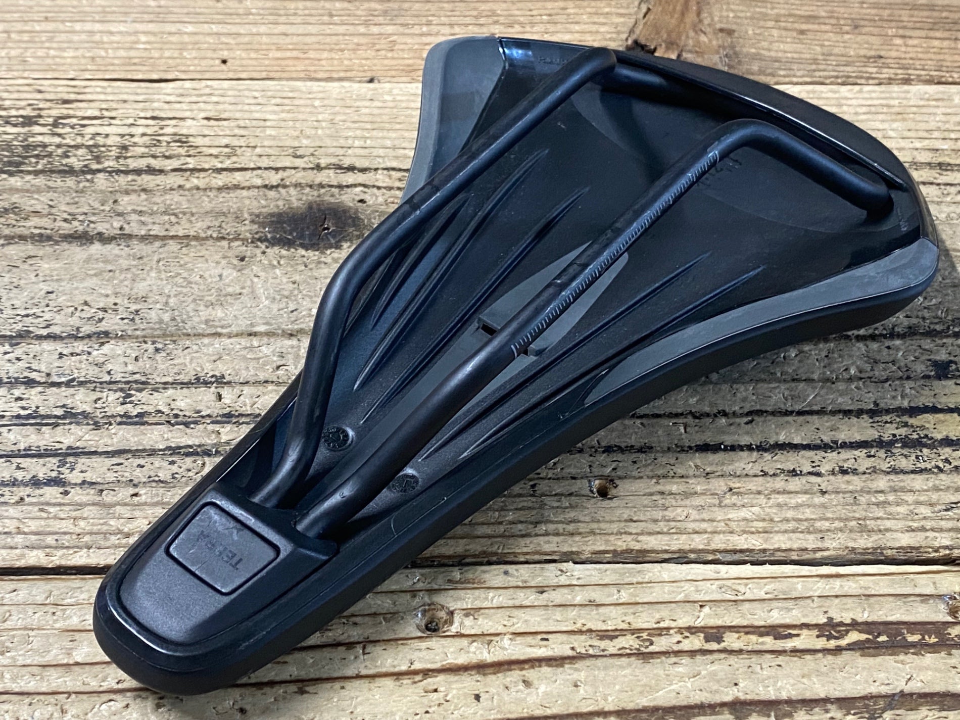 KE455 フィジーク fizik TERRA ARGO X5 サドル 黒 150mm S-Alloyレール
