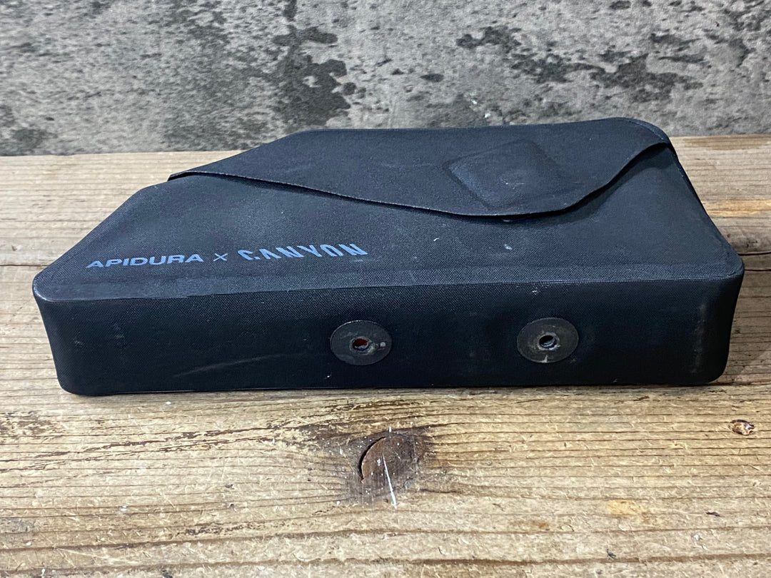 KA732 アピデュラ APIDURA CANYON トップチューブバッグ 黒 コラボ