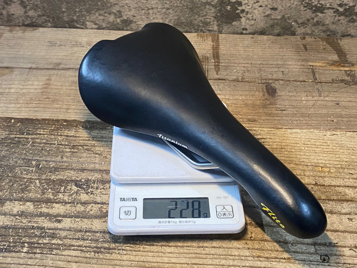 JO654 セライタリア Selle Italia フライト チタニウム FLITE Titanium サドル チタンレール 黒 側面ガリ傷