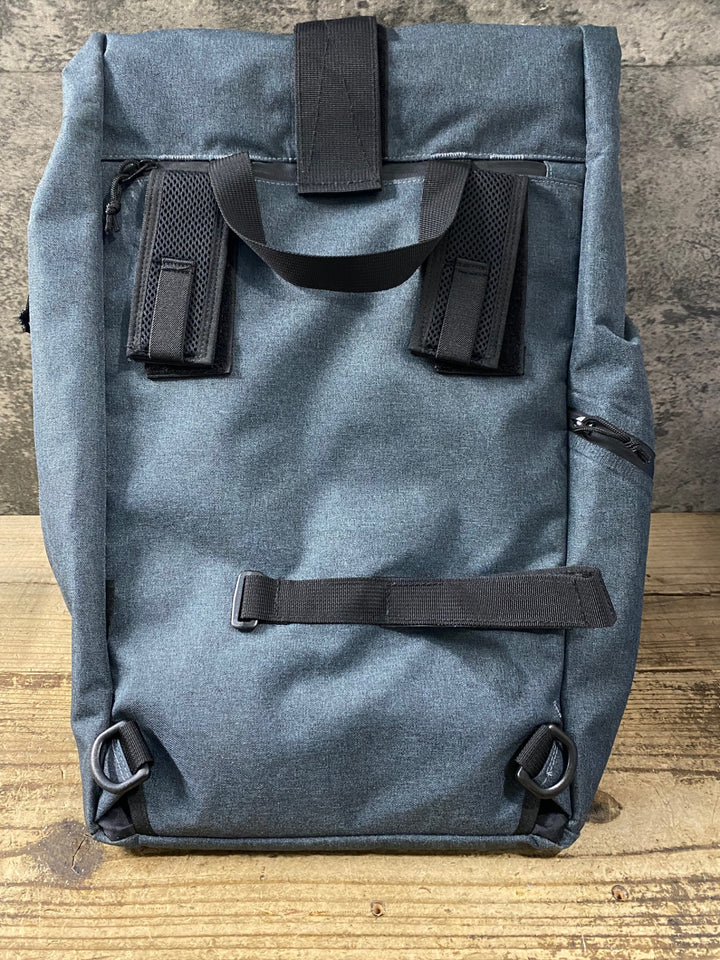 KL343 アデプト ADEPT アーバナイト Urbanite キャリア パニア バッグ