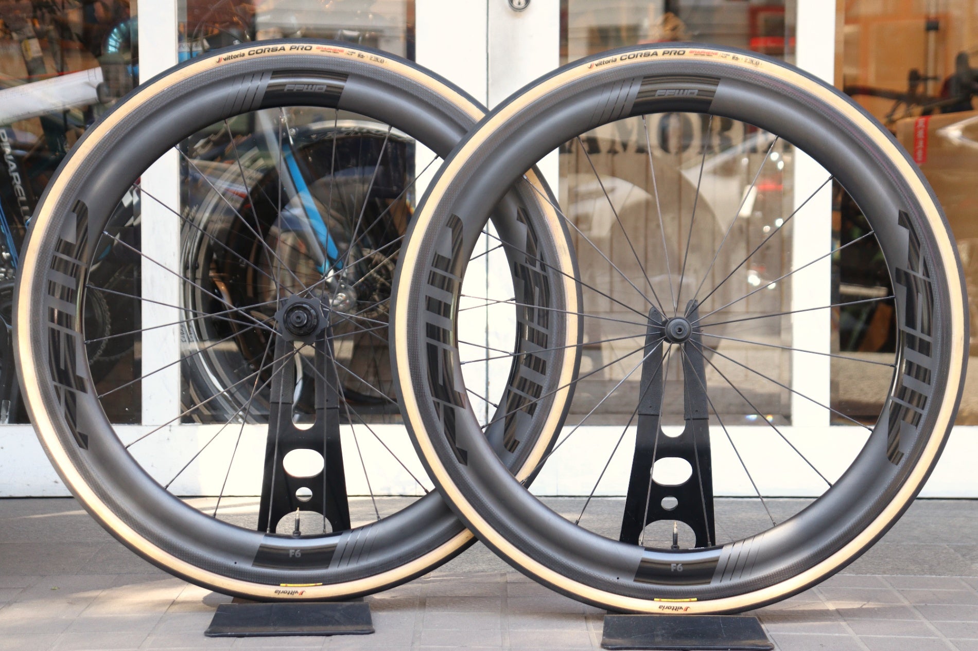 ファストフォワード FFWD F6R カーボン クリンチャー/チューブレス