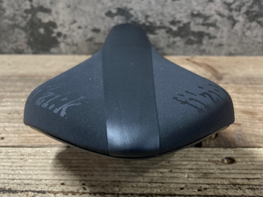 JV288 フィジーク fizik アリオネ ARIONE R1 REGULAR サドル 黒 CARBON BRAIDEDレール