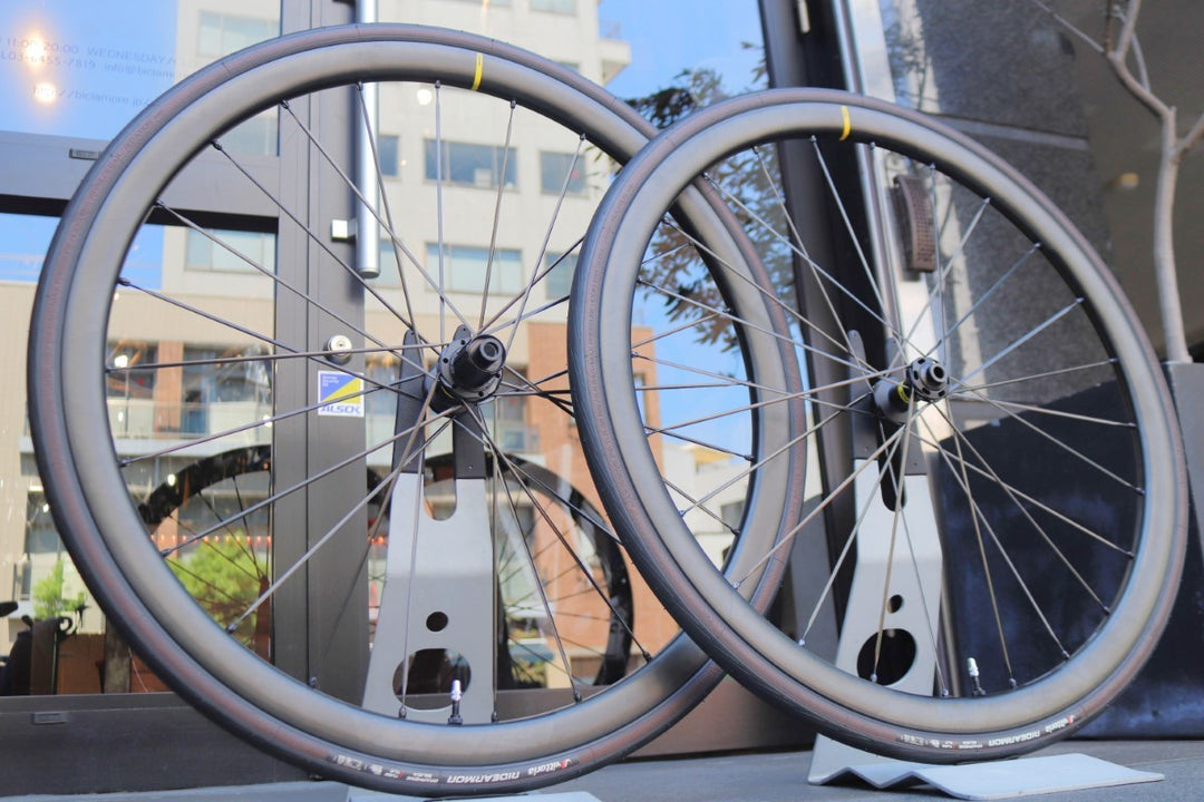 マヴィック MAVIC コスミック ディスク COSMIC SLR 32 DISC カーボン チューブレス ホイールセット シマノ12/11S ワイドリム 21C 【東京南麻布店】