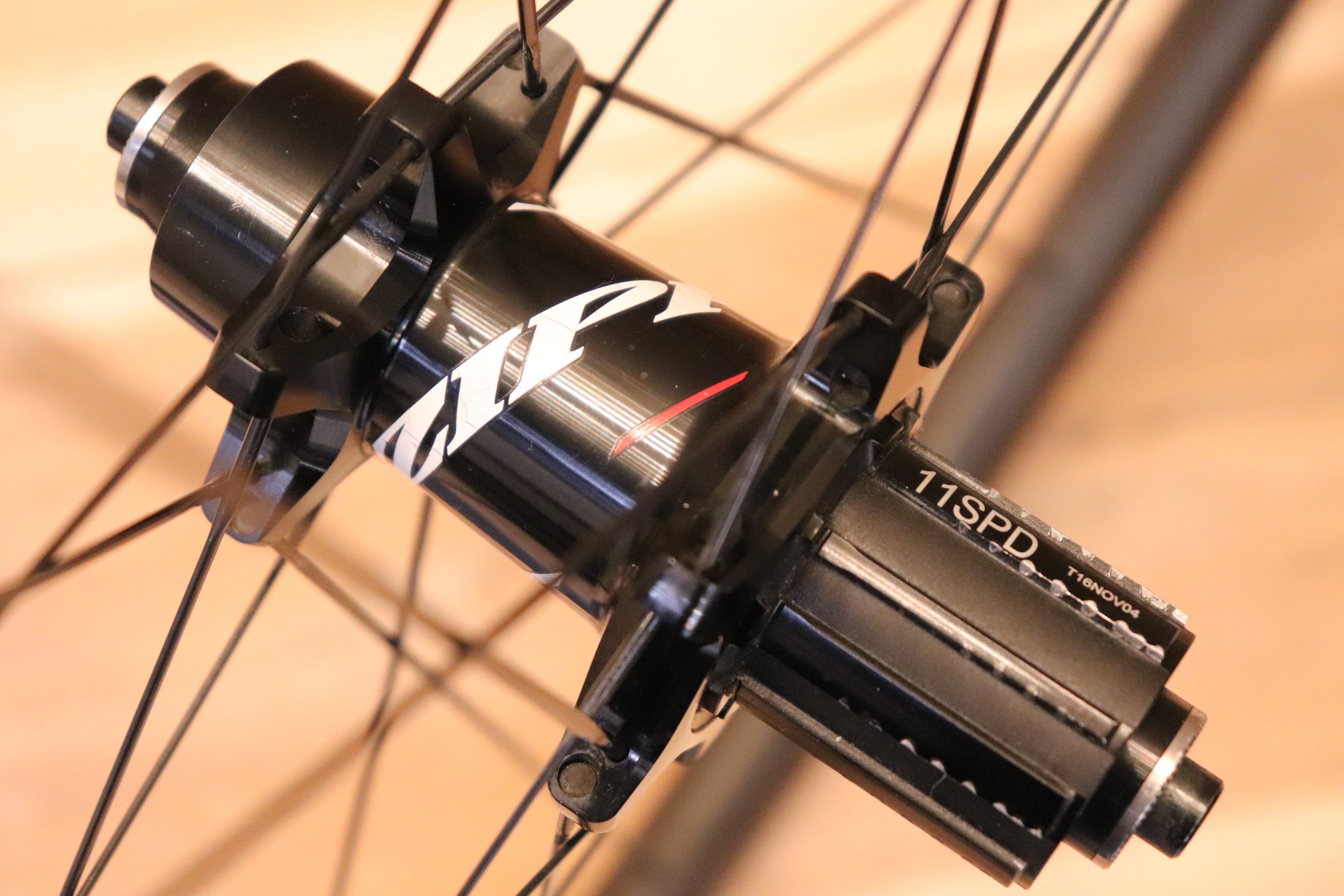 ZIPP 202 Firecrest クリンチャー リムブレーキ