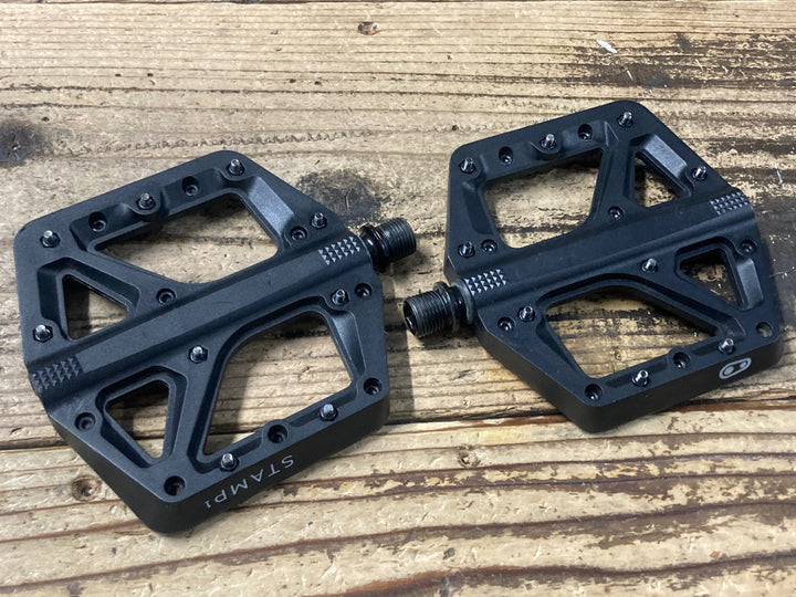 JZ531 クランクブラザーズ CrankBrothers STAMP 1 フラットペダル 黒