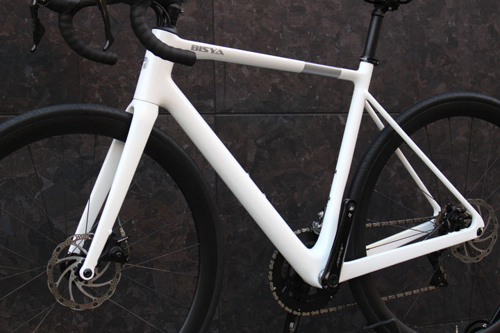 未使用品！ ビシャ 毘沙 四号機 BIS004 Mサイズ シマノ 105 R7000 MIX 11S 機械式DISC カーボン ロードバイク 【福岡店】