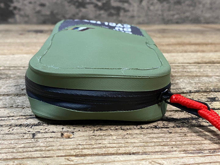 JY686 カフェドシクリステ CAFE DU CYCLISTE WALLET ウォレットポーチ オリーブ S