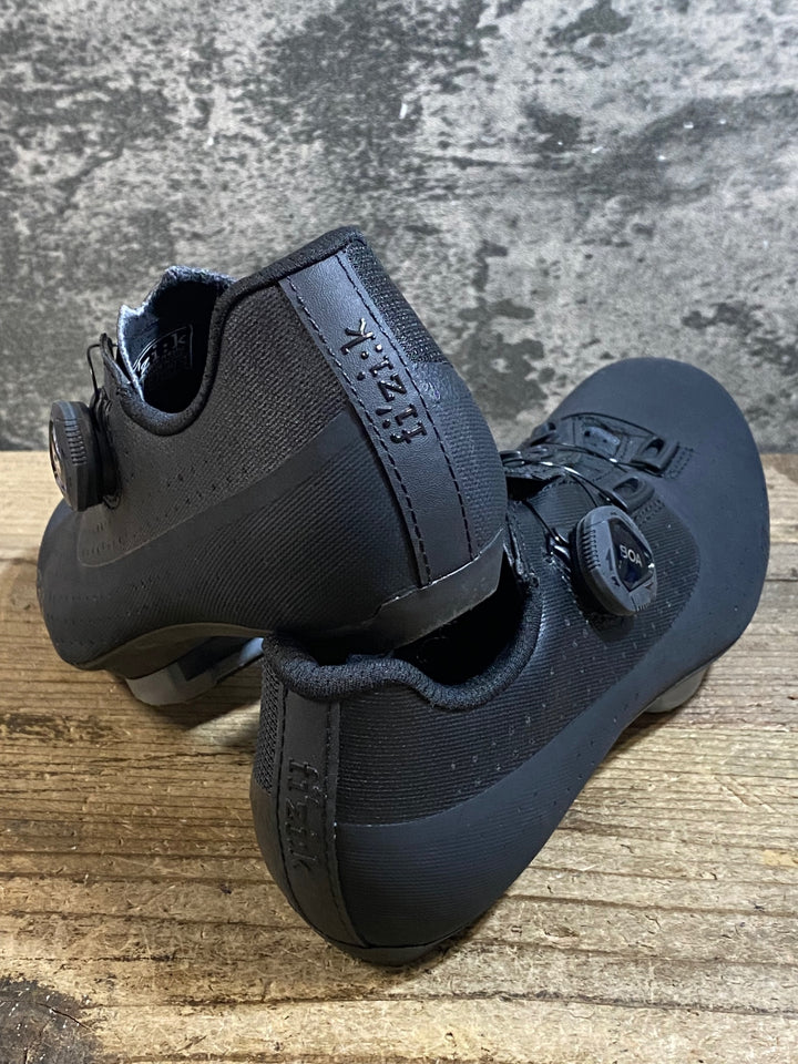 KE092 フィジーク fizik TEMPO OVERCURVE R4 SHOES ビンディングシューズ 3穴 BOA 黒 EU39